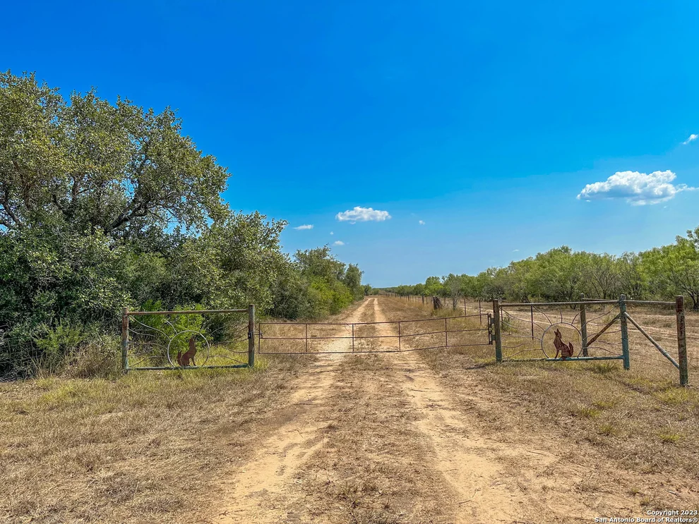 Unit for sale at 1126 CR 422A, Pleasanton, TX 78064