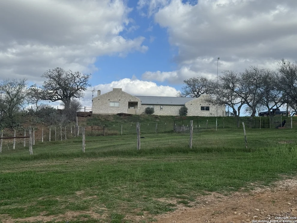 Unit for sale at 2469 County Road 232, Floresville, TX 78114
