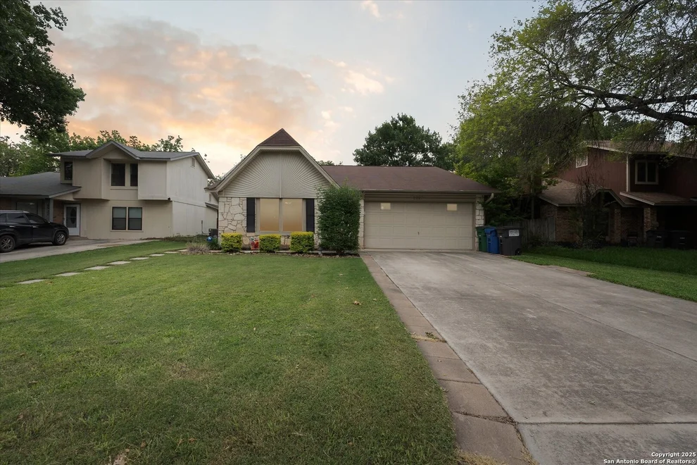 Unit for sale at 6927 Country Rose, San Antonio, TX 78240