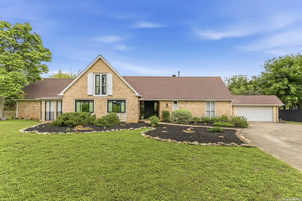 Unit for sale at 8433 Oak Thicket, San Antonio, TX 78255