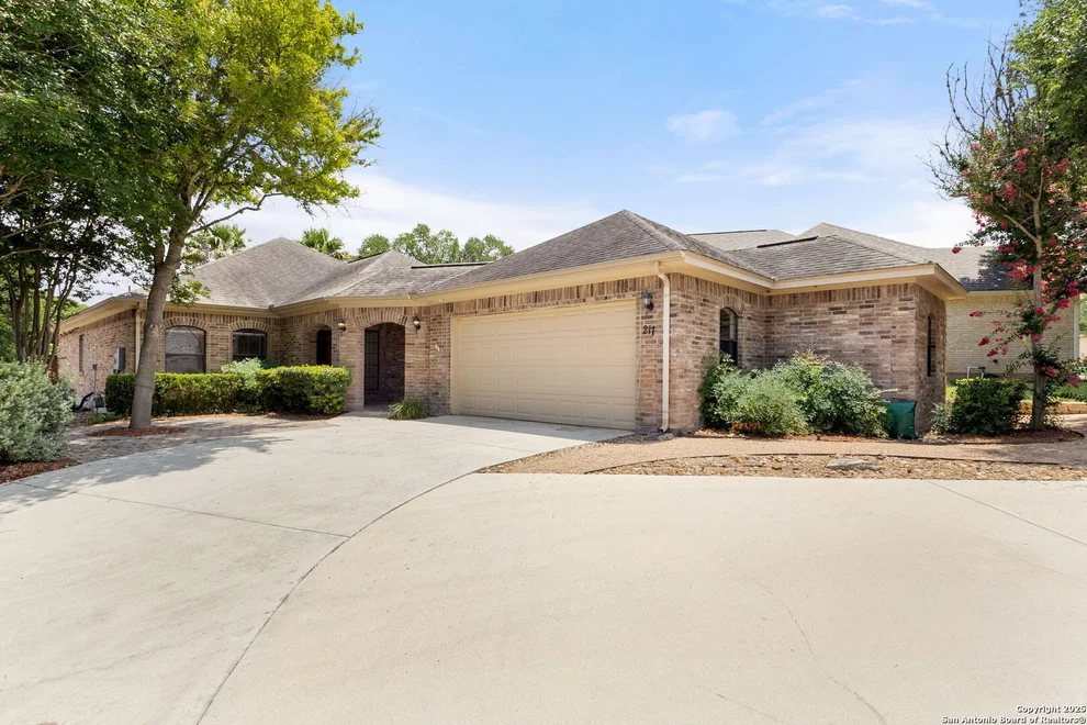 Unit for sale at 217 Ciela, Seguin, TX 78155