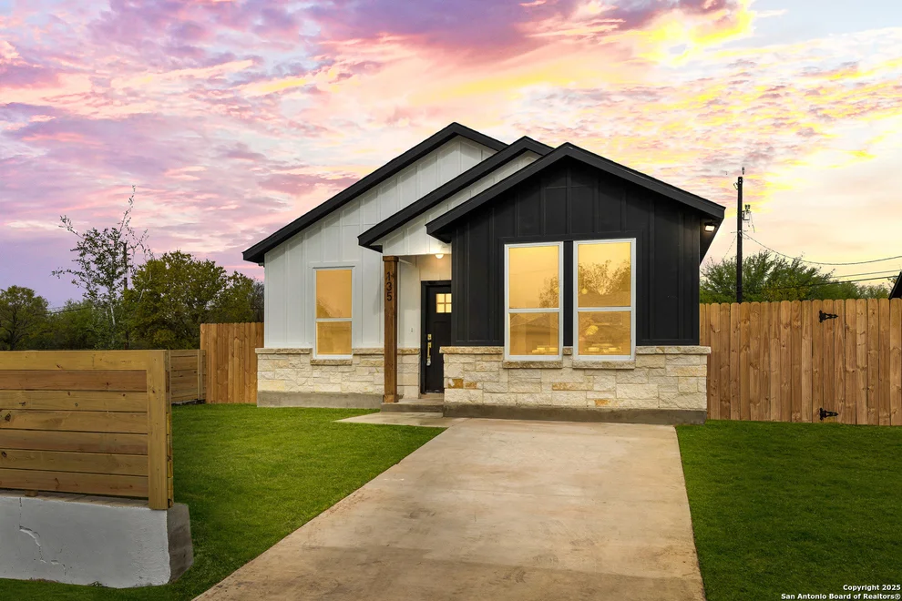 Unit for sale at 135 Sligo, San Antonio, TX 78223