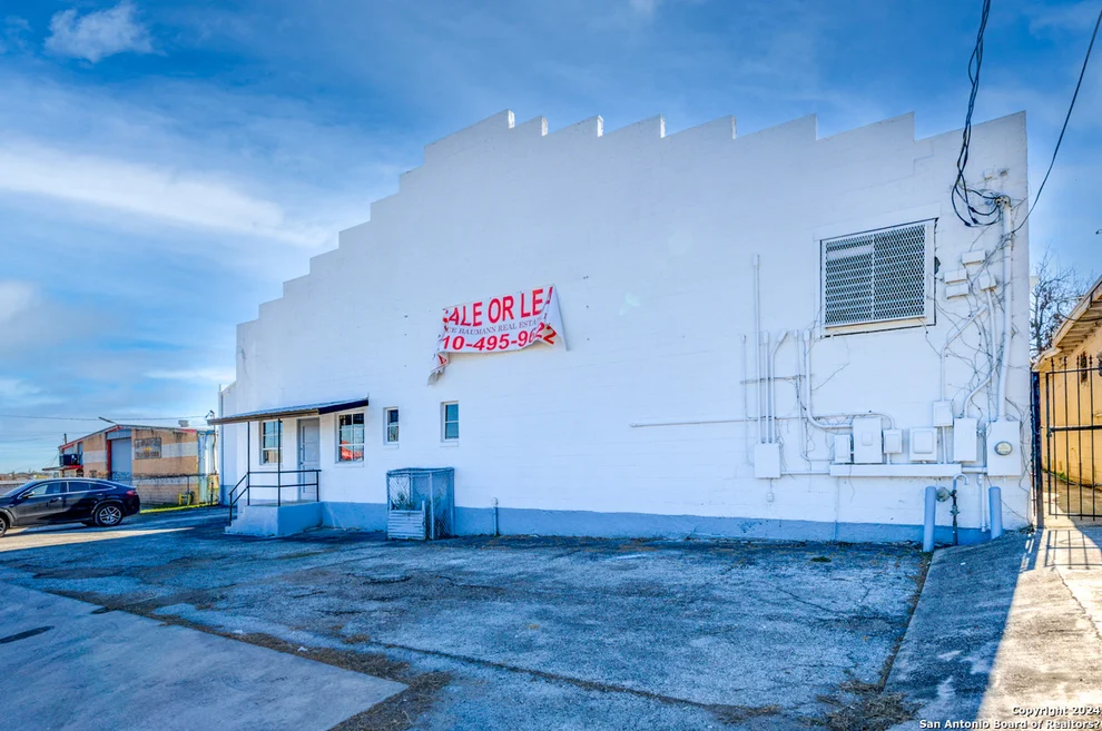 Unit for sale at 2930 E Houston, San Antonio, TX 78202