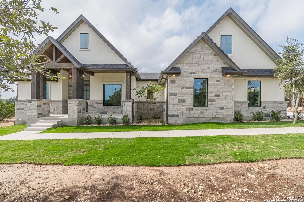Unit for sale at 705 Stars and Stripes, Fischer, TX 78623