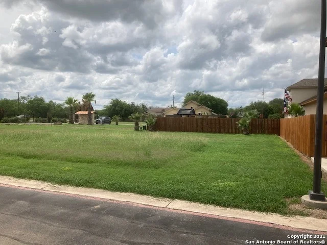 Unit for sale at 104 Sutton Place-Lot #4, Uvalde, TX 78801
