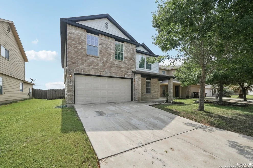 Unit for sale at 7910 Oakwood Pine, San Antonio, TX 78254