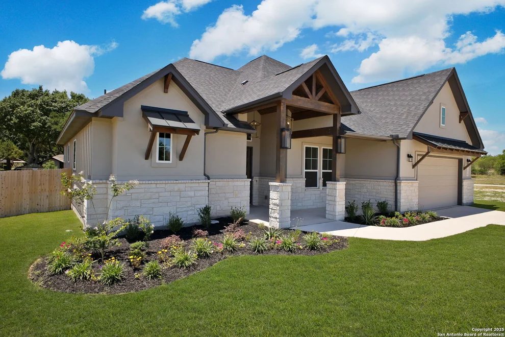Unit for sale at 124 Allen Ave, Castroville, TX 78009