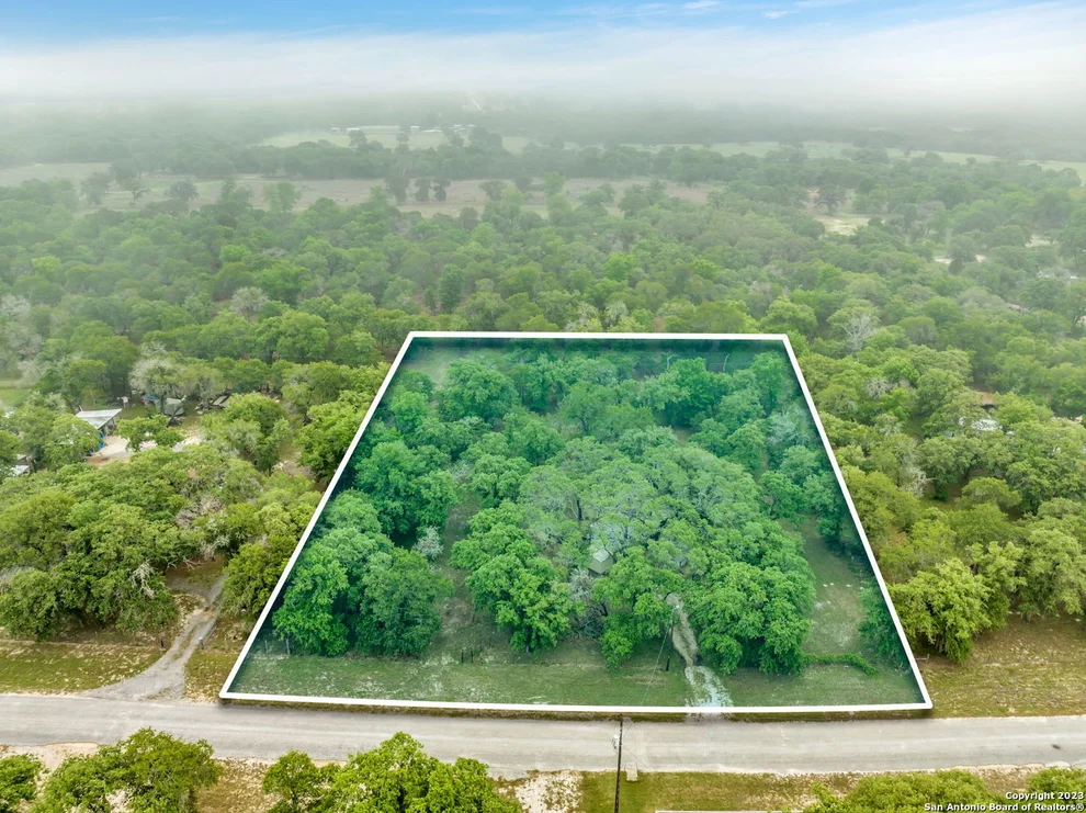 Unit for sale at 265 Oak View Dr, La Vernia, TX 78121