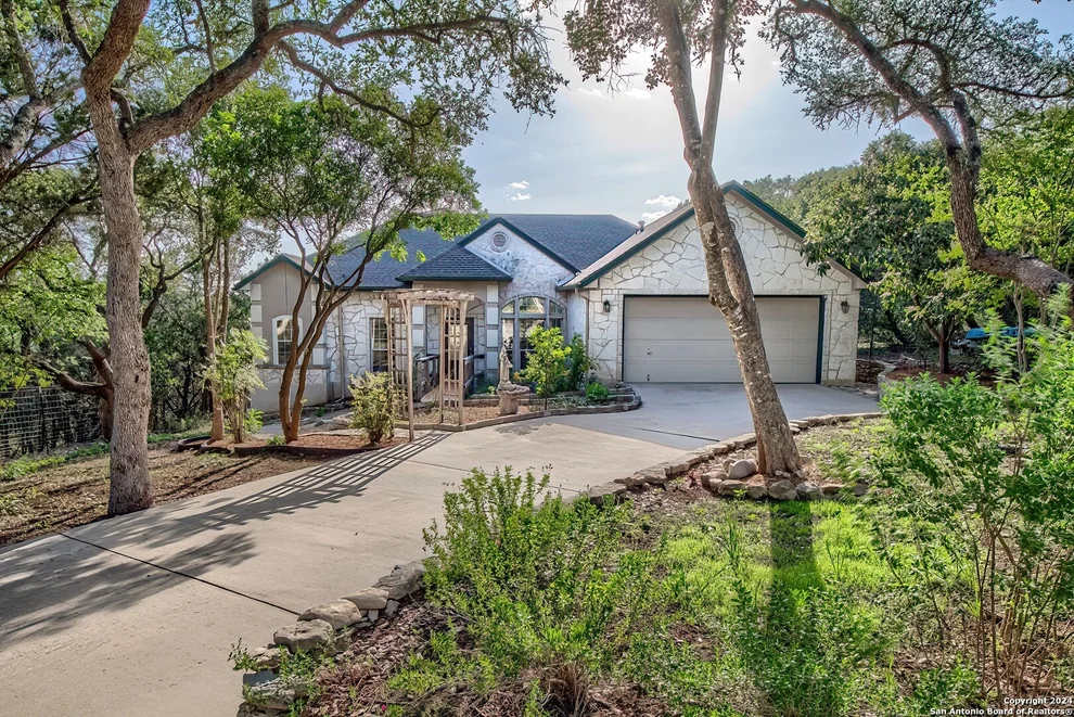 Unit for sale at 1190 NORTHLAKE DR, Lakehills, TX 78063