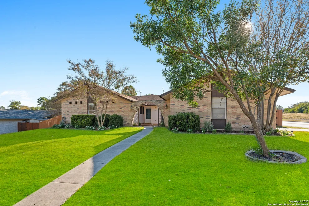 Unit for sale at 13635 Oak Breeze, Universal City, TX 78148