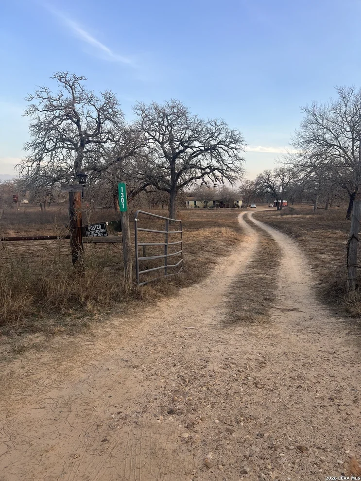 Unit for sale at 475 ROEMER, Floresville, TX 78114