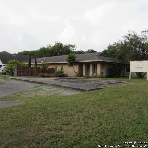 Unit for sale at 501 Bowie, Beeville, TX 78102