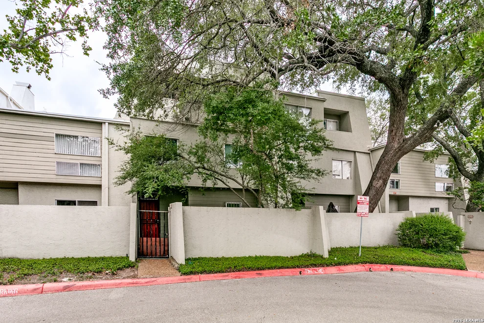 Unit for sale at 3102 Eisenhauer, San Antonio, TX 78209