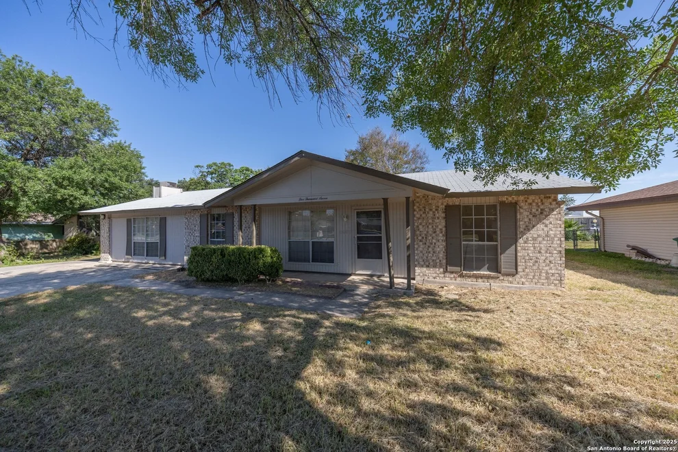 Unit for sale at 5007 Round Table, Windcrest, TX 78218