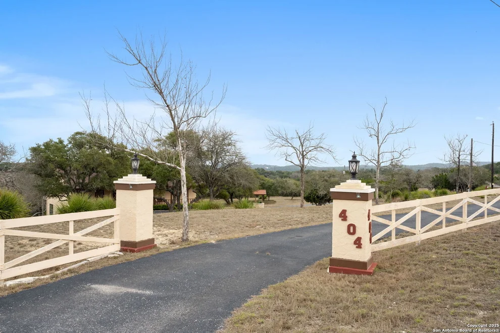 Unit for sale at 404 Lake Side Circle, Boerne, TX 78006