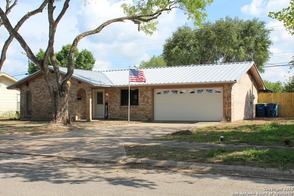 Unit for sale at 908 Everglades, Beeville, TX 78102