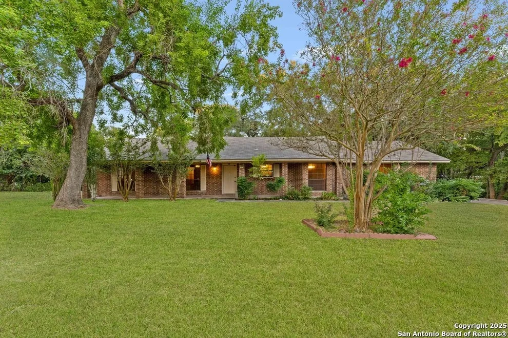 Unit for sale at 309 Twin Oak, Seguin, TX 78155