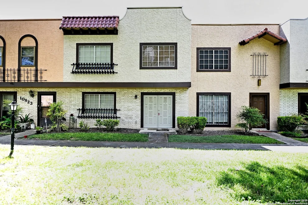 Unit for sale at 10819 S Crownview, San Antonio, TX 78239