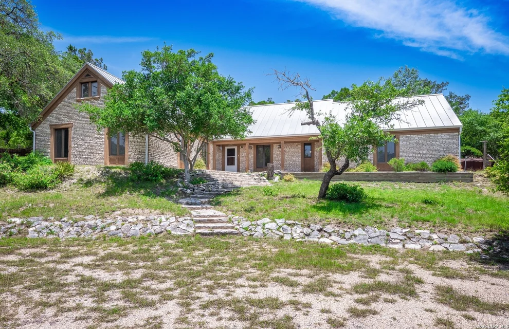 Unit for sale at 333 Secret Valley Dr, Kerrville, TX 78028