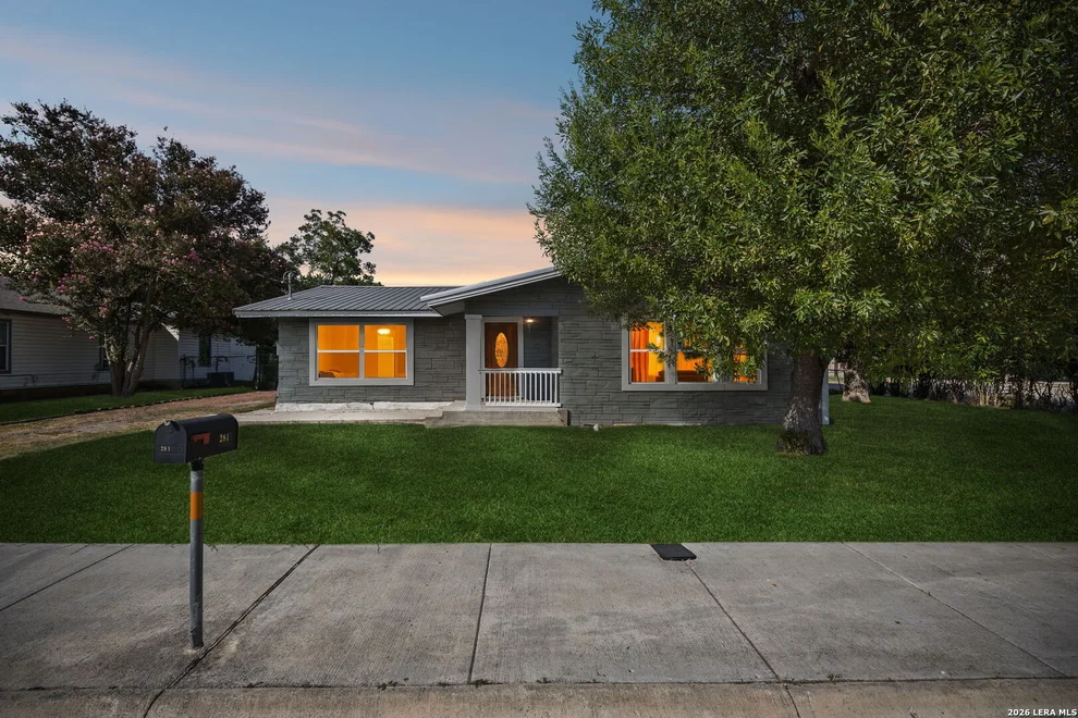 Unit for sale at 281 N Lone Star Ave, New Braunfels, TX 78130