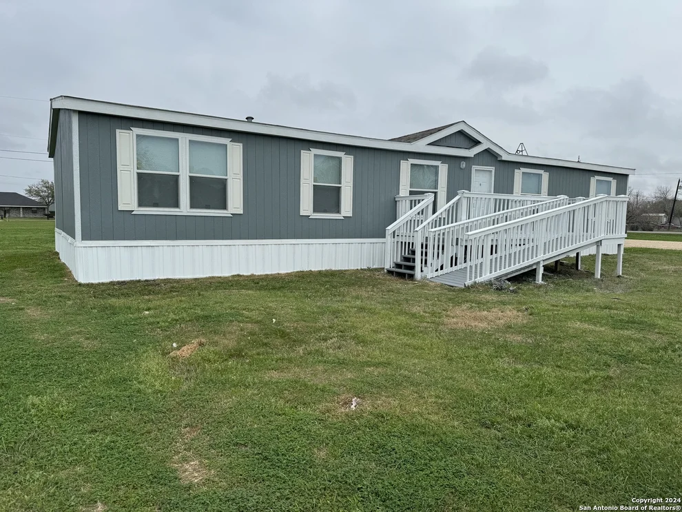 Unit for sale at 906 W Dallas, Seadrift, TX 77983