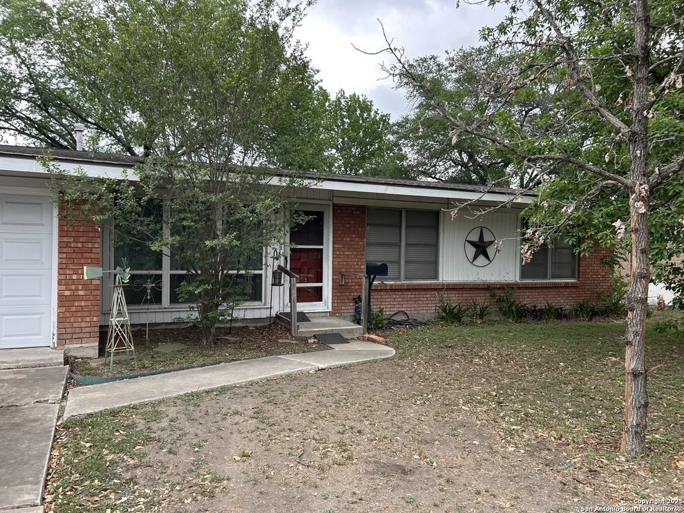 Unit for sale at 439 Sandalwood Ln, San Antonio, TX 78216