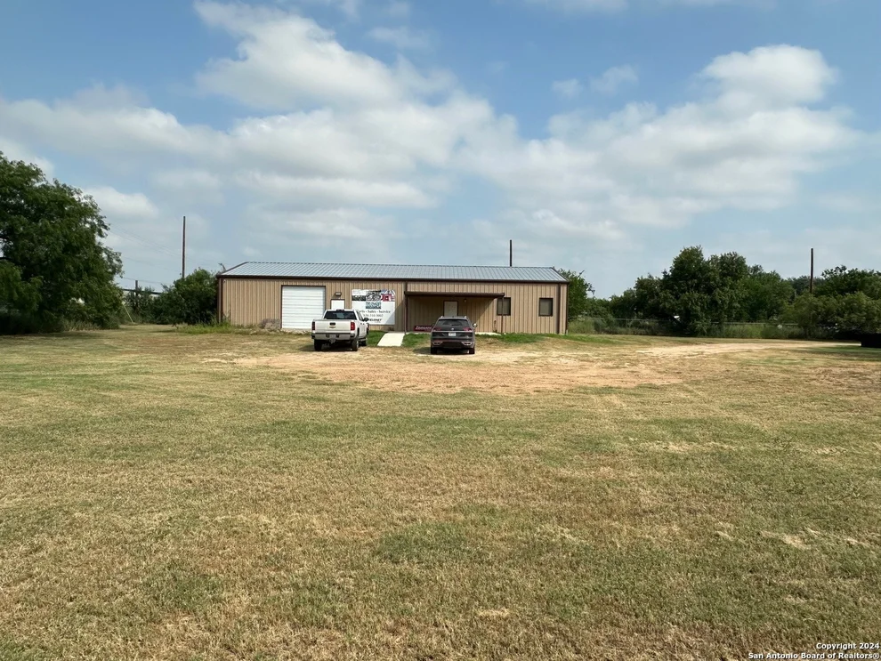 Unit for sale at 1104 W Medina St., Pearsall, TX 78061