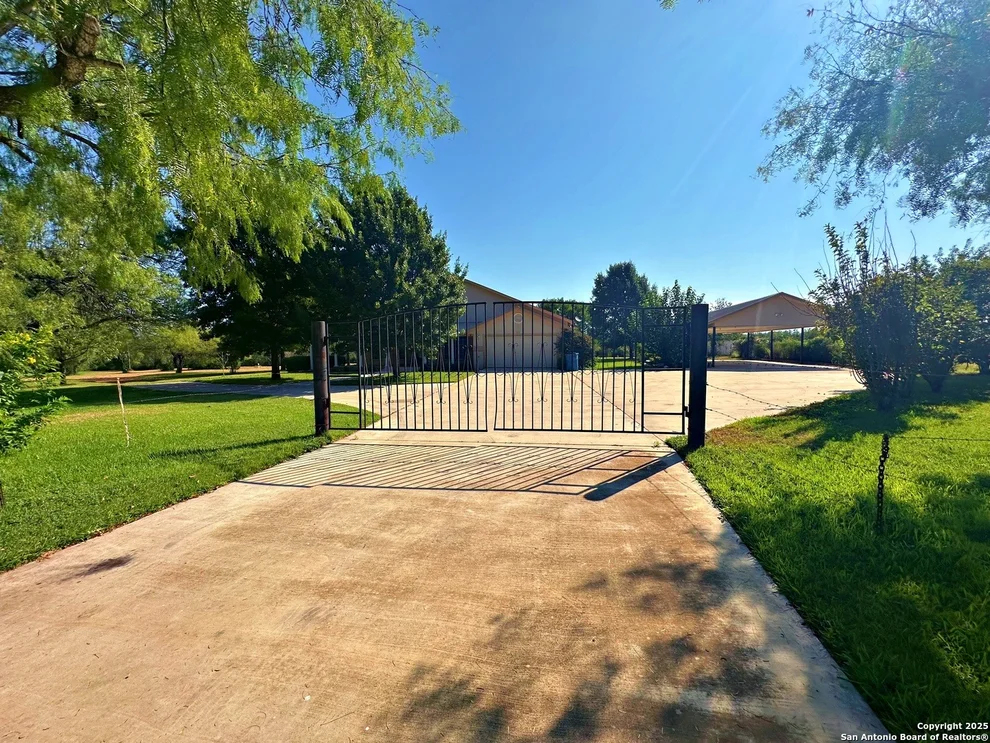 Unit for sale at 508 Lagunillas, Charlotte, TX 78011
