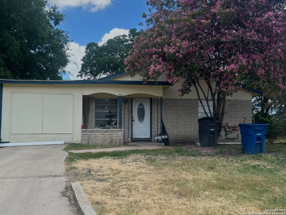 Unit for sale at 4903 Huntsmoor Ct, San Antonio, TX 78220