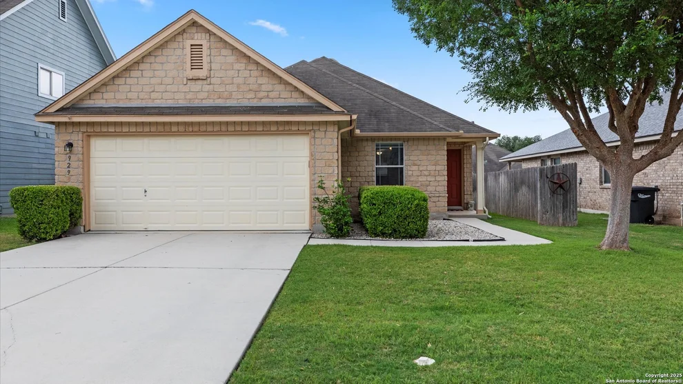 Unit for sale at 929 Darion, New Braunfels, TX 78130