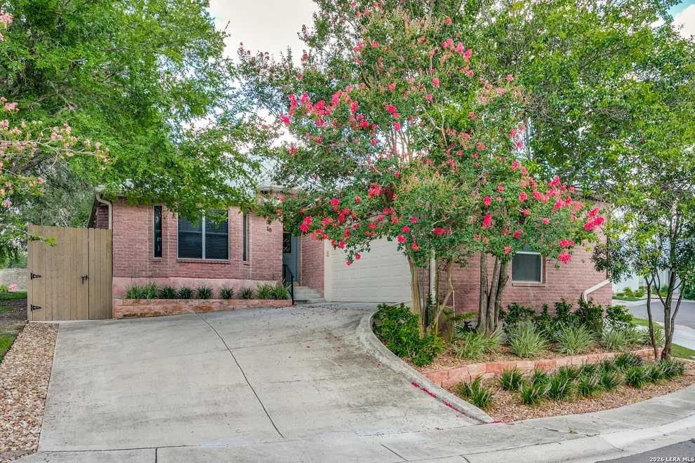 Unit for sale at 10 OAKWELL FARMS PKWY, San Antonio, TX 78218
