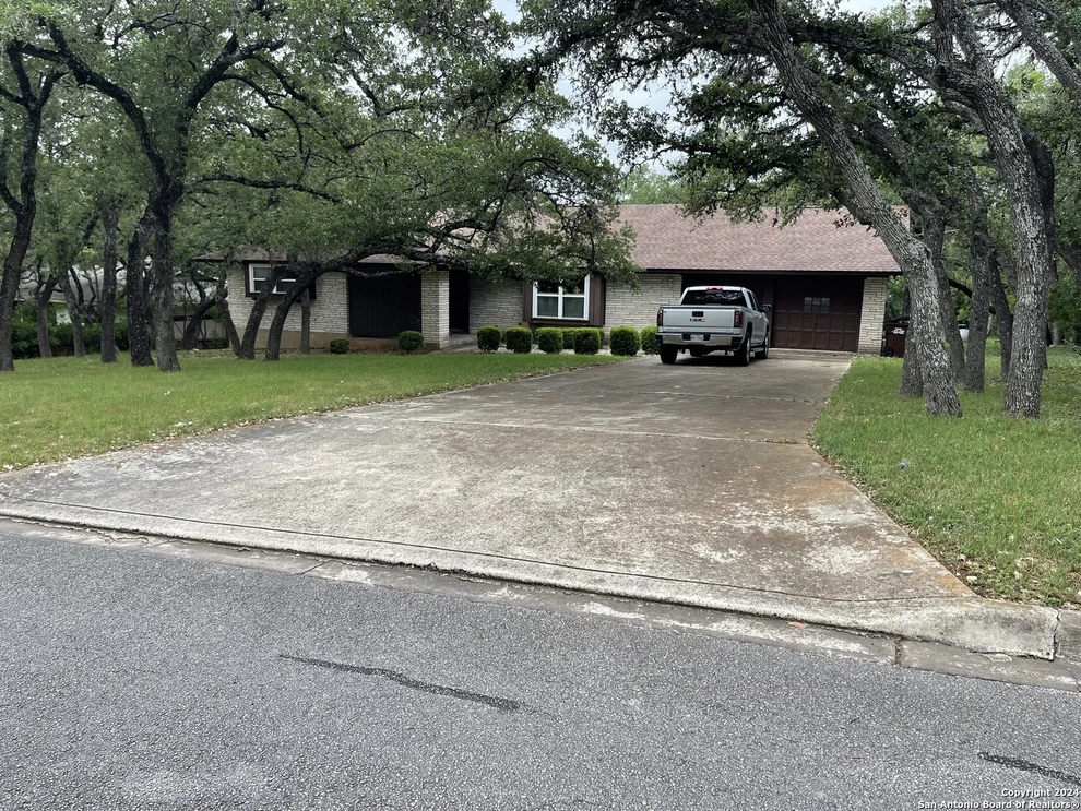 Unit for sale at 107 canyon oaks, Hollywood Park, TX 78232