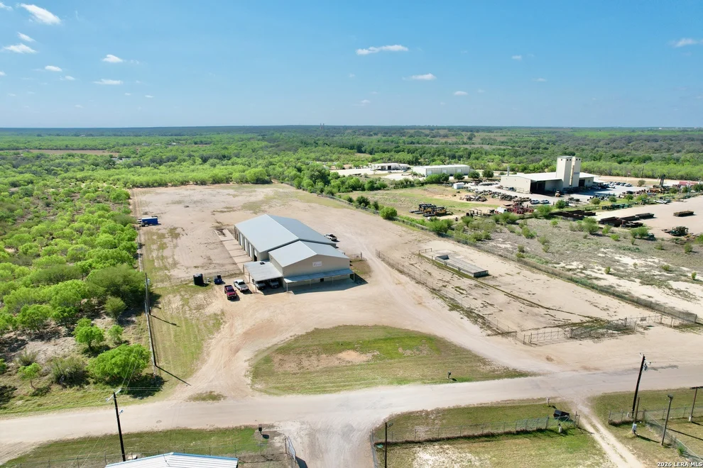 Unit for sale at 224 Zander, Pleasanton, TX 78064