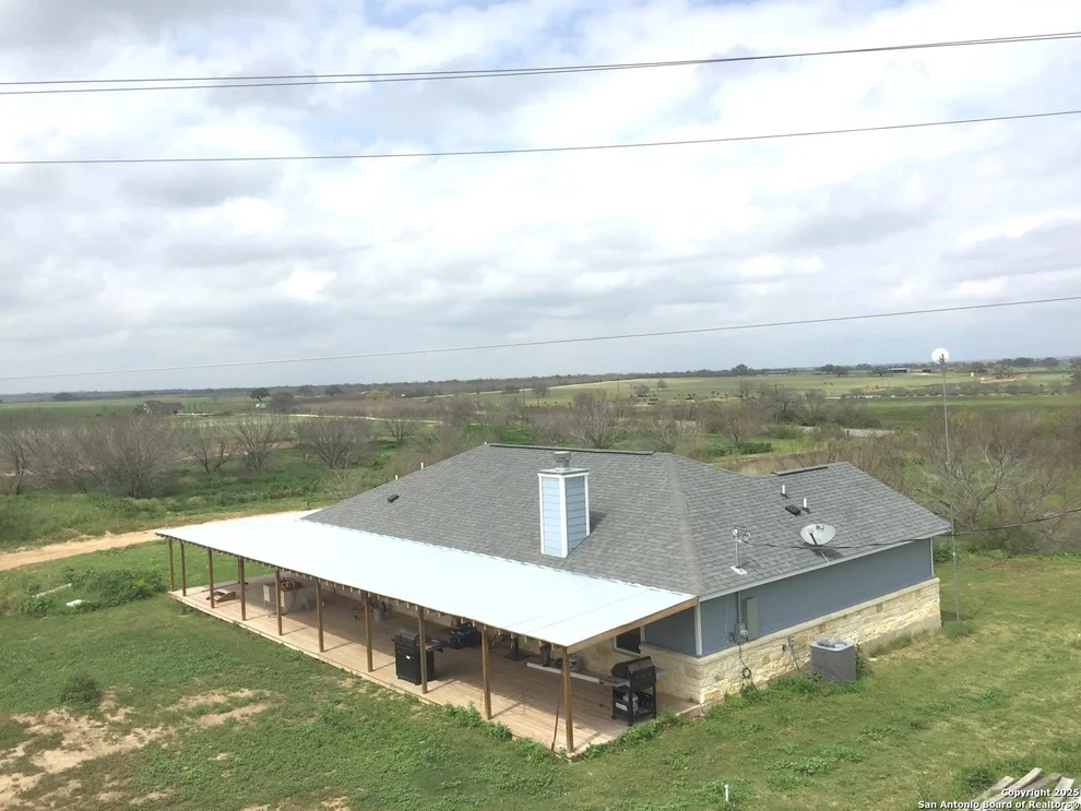 Unit for sale at 1571 State Highway 173, Bigfoot, TX 78005