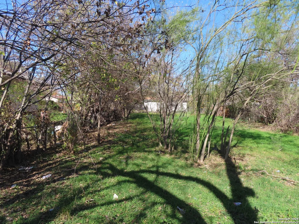 Unit for sale at 4015 W Salinas, San Antonio, TX 78207
