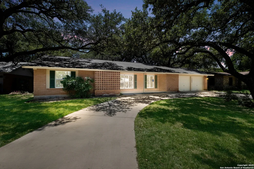 Unit for sale at 121 Beechwood Ave, Universal City, TX 78148