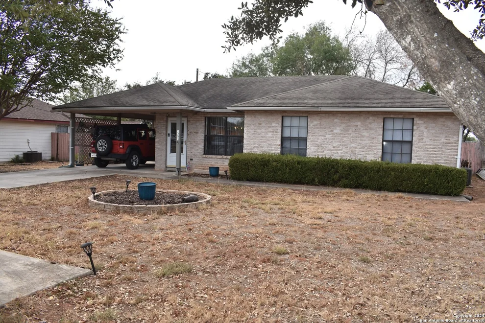 Unit for sale at 1203 W HONDO AVE, Devine, TX 78016