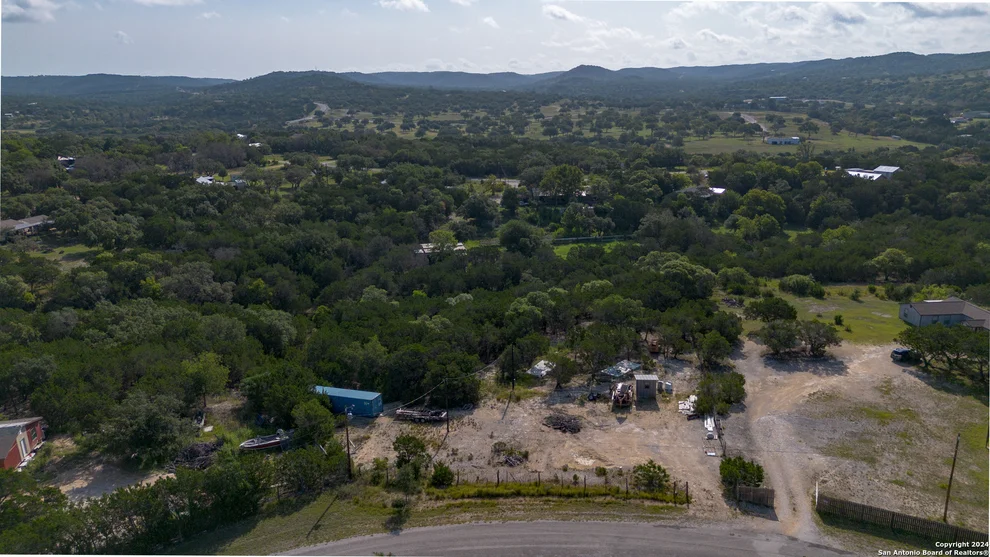 Unit for sale at 251 Deer Creek Dr W, Pipe Creek, TX 78063