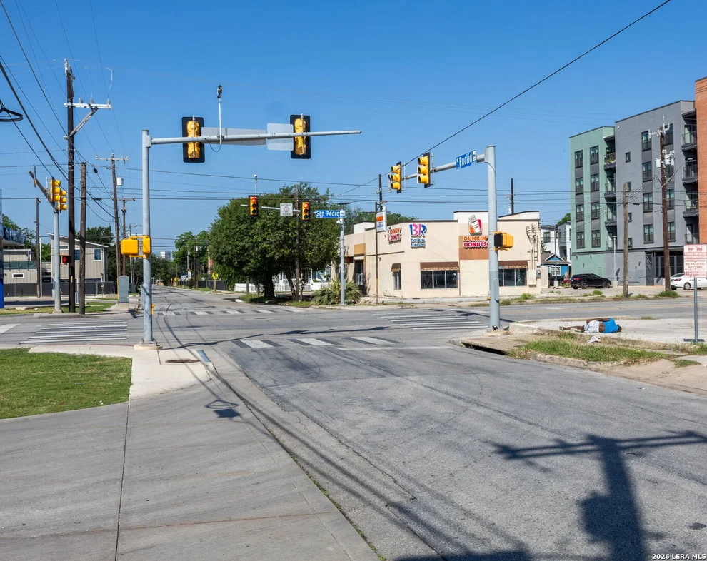 Unit for sale at 302 W Euclid, San Antonio, TX 78212