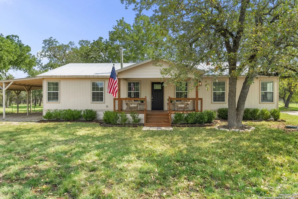Unit for sale at 592 Oakridge Trail, Pipe Creek, TX 78063