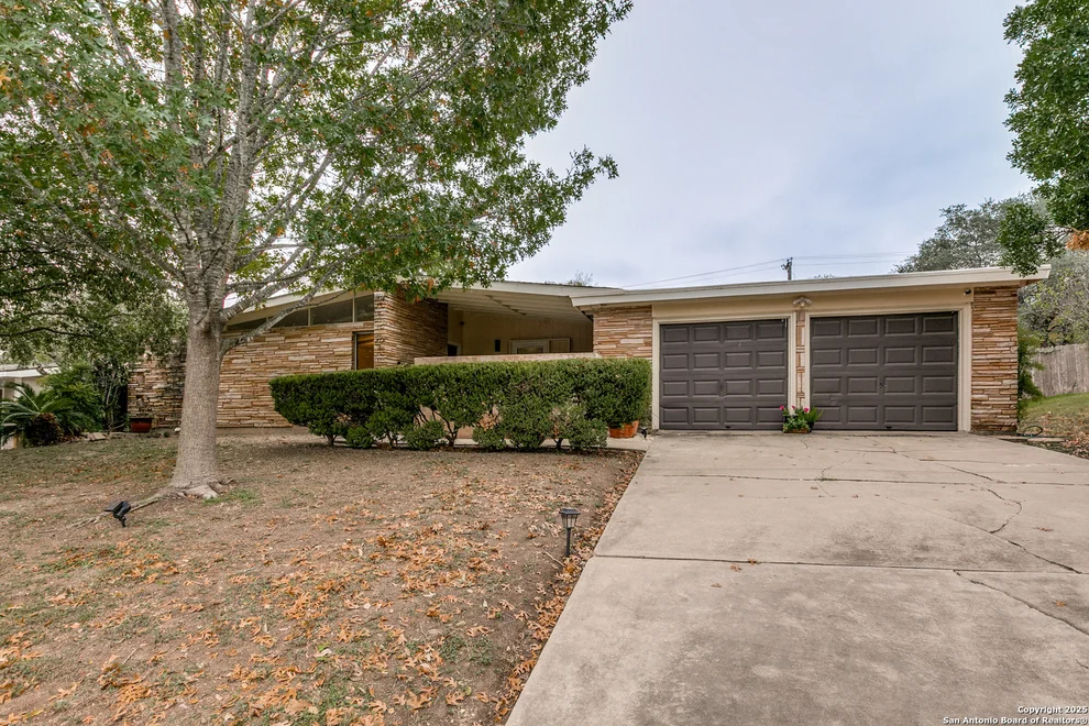 Unit for sale at 230 One Oak Dr., San Antonio, TX 78228
