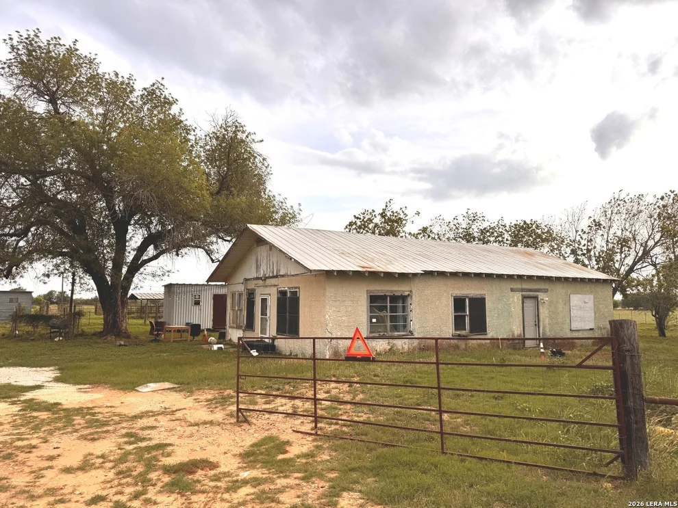Unit for sale at 1115 County Road 669, Devine, TX 78016
