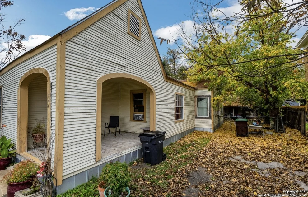 Unit for sale at 2031 W Kings, San Antonio, TX 78201