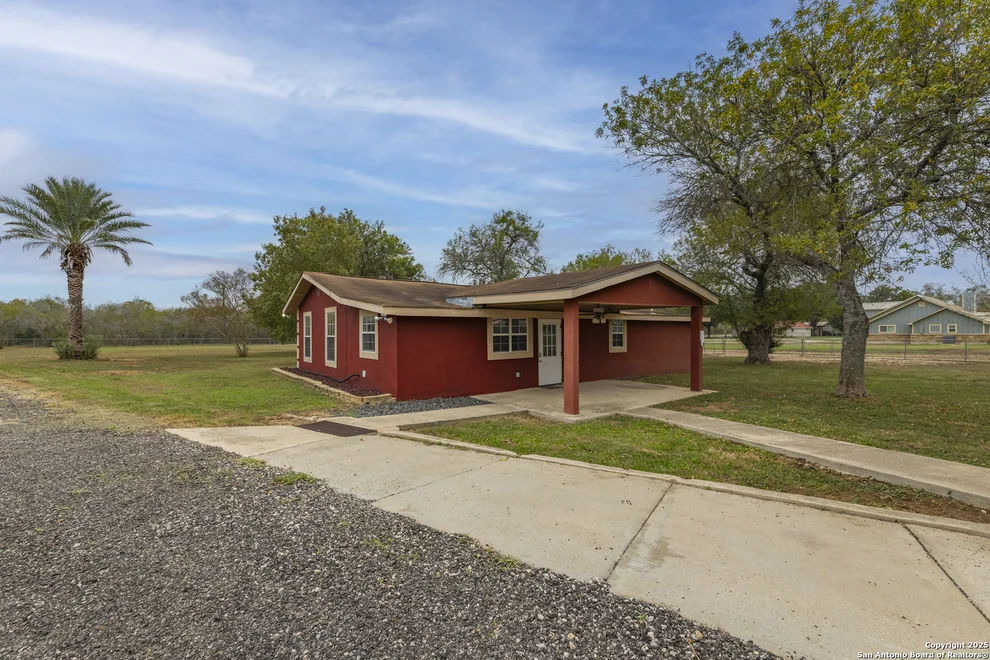 Unit for sale at 16097 Trawalter Rd, Atascosa, TX 78002