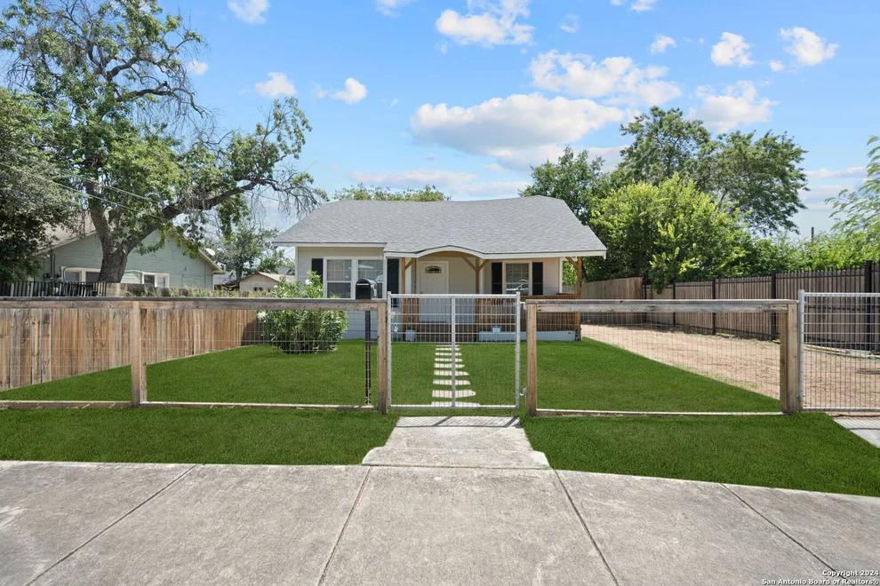 Unit for sale at 1710 N Hamilton St, San Antonio, TX 78201