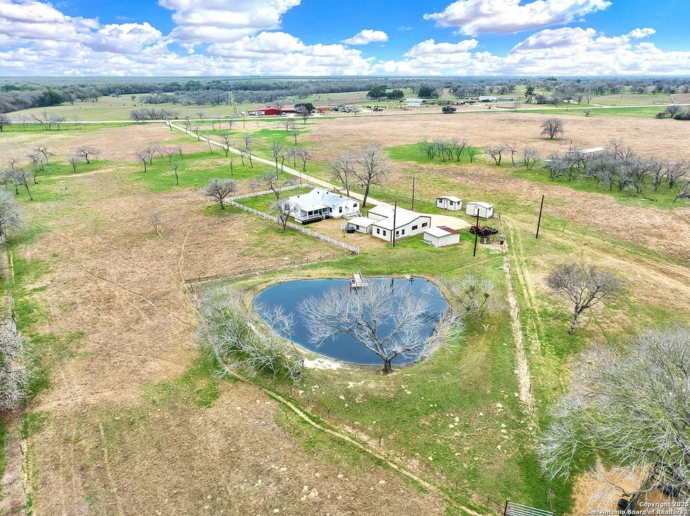 Unit for sale at 4418 State Highway 97, Nixon, TX 78140