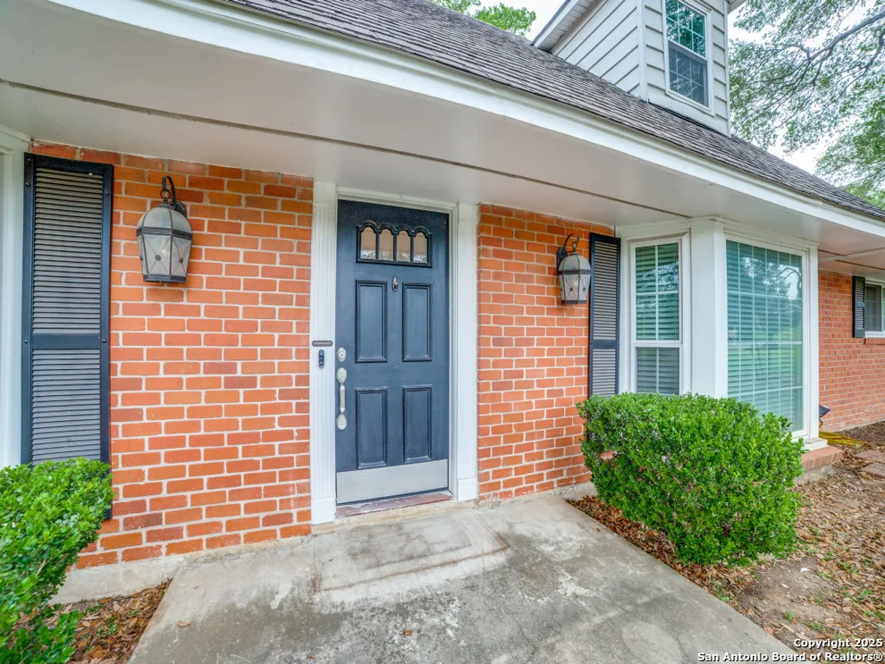 Unit for sale at 9327 Fernglen Dr, San Antonio, TX 78240