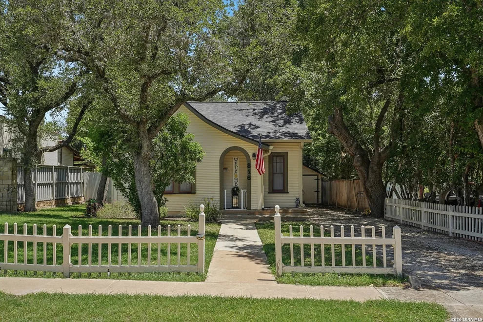 Unit for sale at 816 Wheless Ave, Kerrville, TX 78028