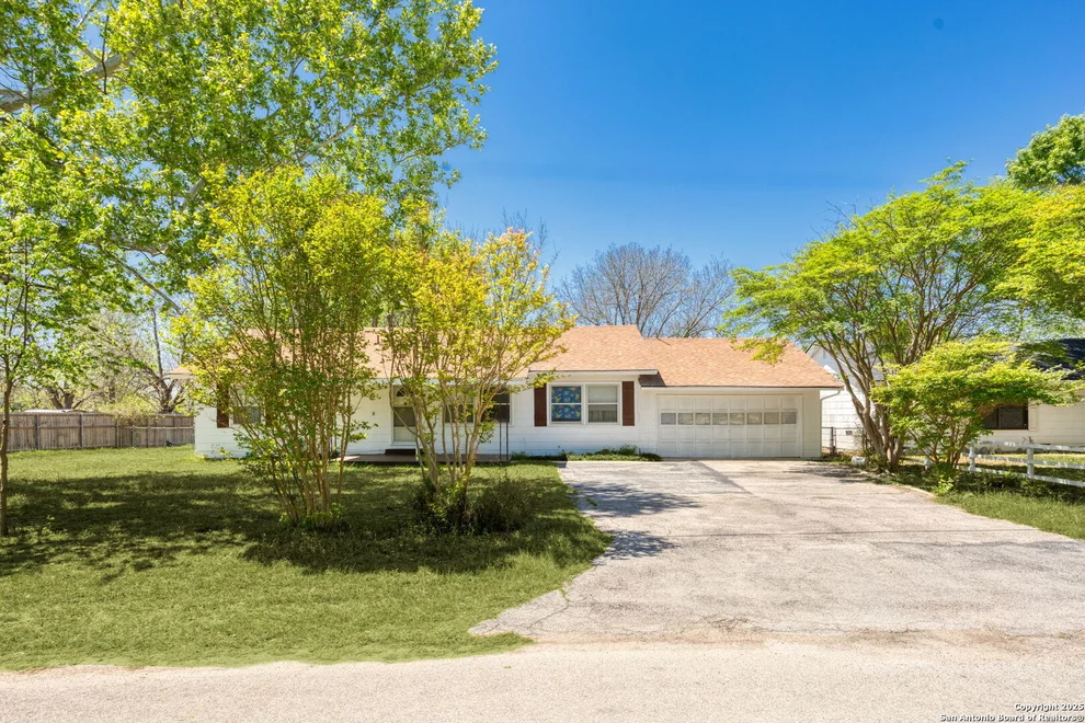Unit for sale at 510 Sunset Dr., Seguin, TX 78155