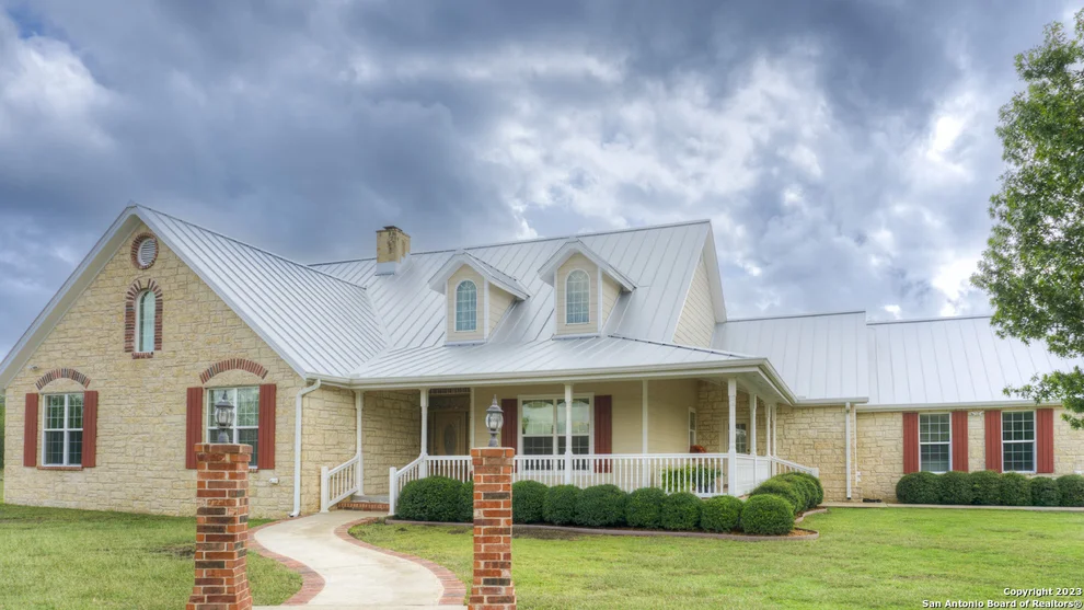 Unit for sale at 472 Oriole Ave, Camp Wood, TX 78833